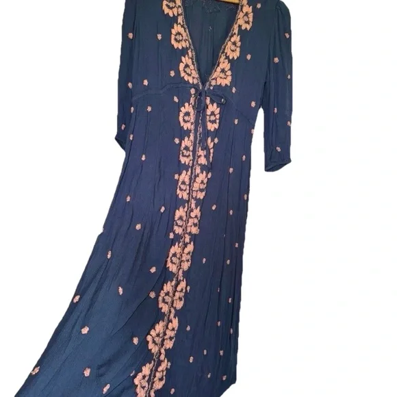 Free People Embroidered Fable Blue & Pink 🌸 Midi Dress size XS - Picture 3 of 4